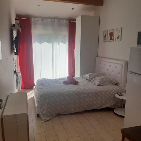La Nuit Etoilee Hotel Марсилия Екстериор снимка