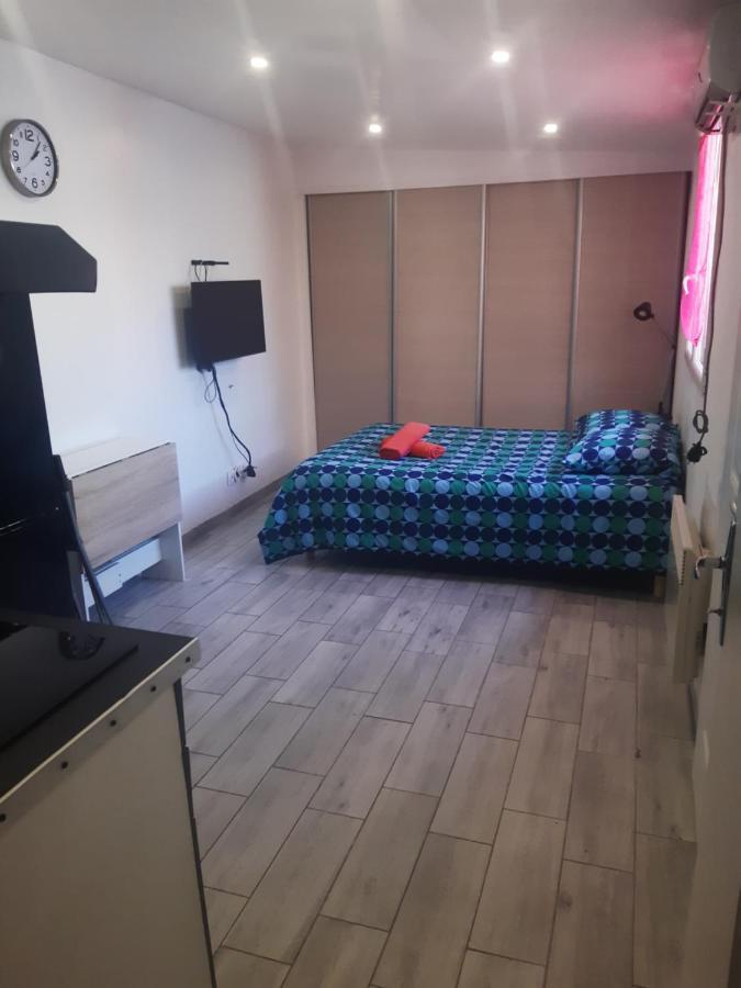 La Nuit Etoilee Hotel Марсилия Екстериор снимка
